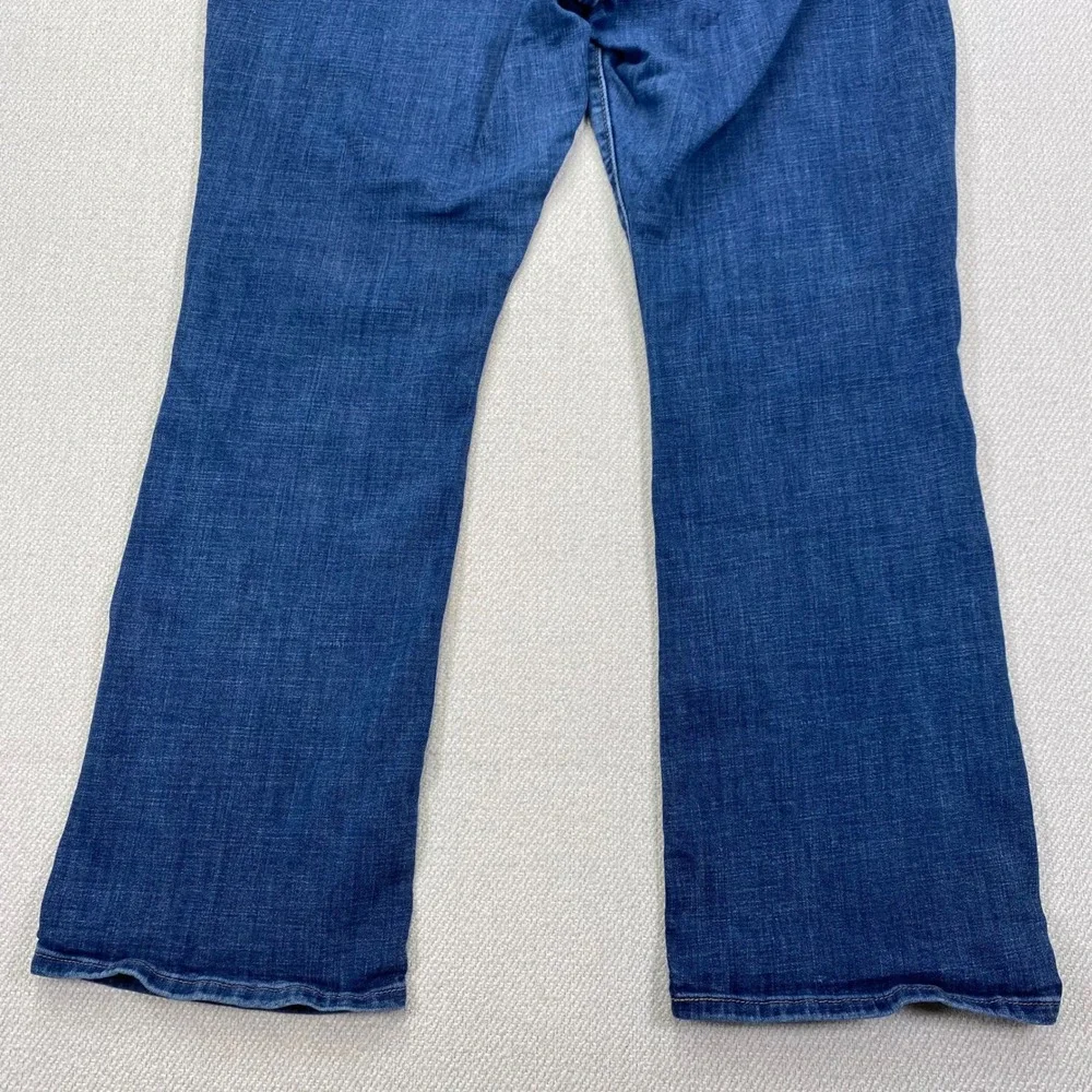 Levi Strauss Classic Bootcut Jeans Women 16S Blue Mid Rise Stretch (33.5x30)